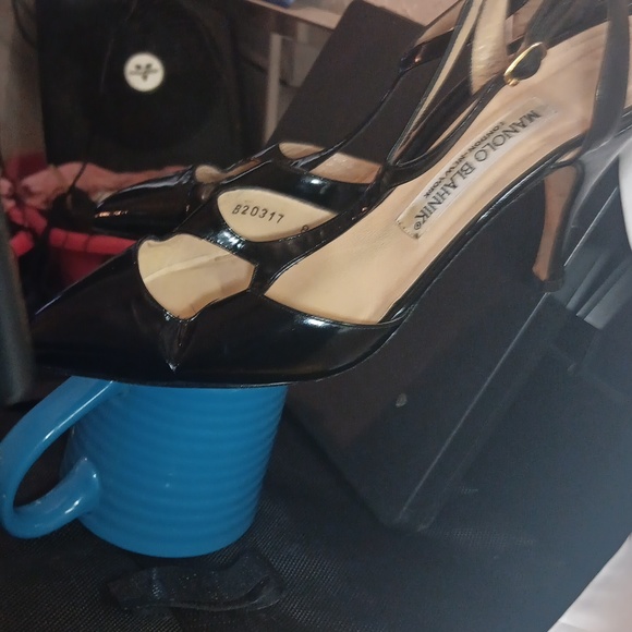 Manolo Blahnik size 8 - Picture 2 of 7